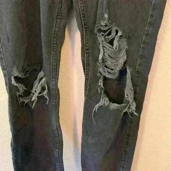 Black Distressed Denim Boyfriend Jean, mid rise, sz 4 grunge moto goth distress - Picture 2 of 8